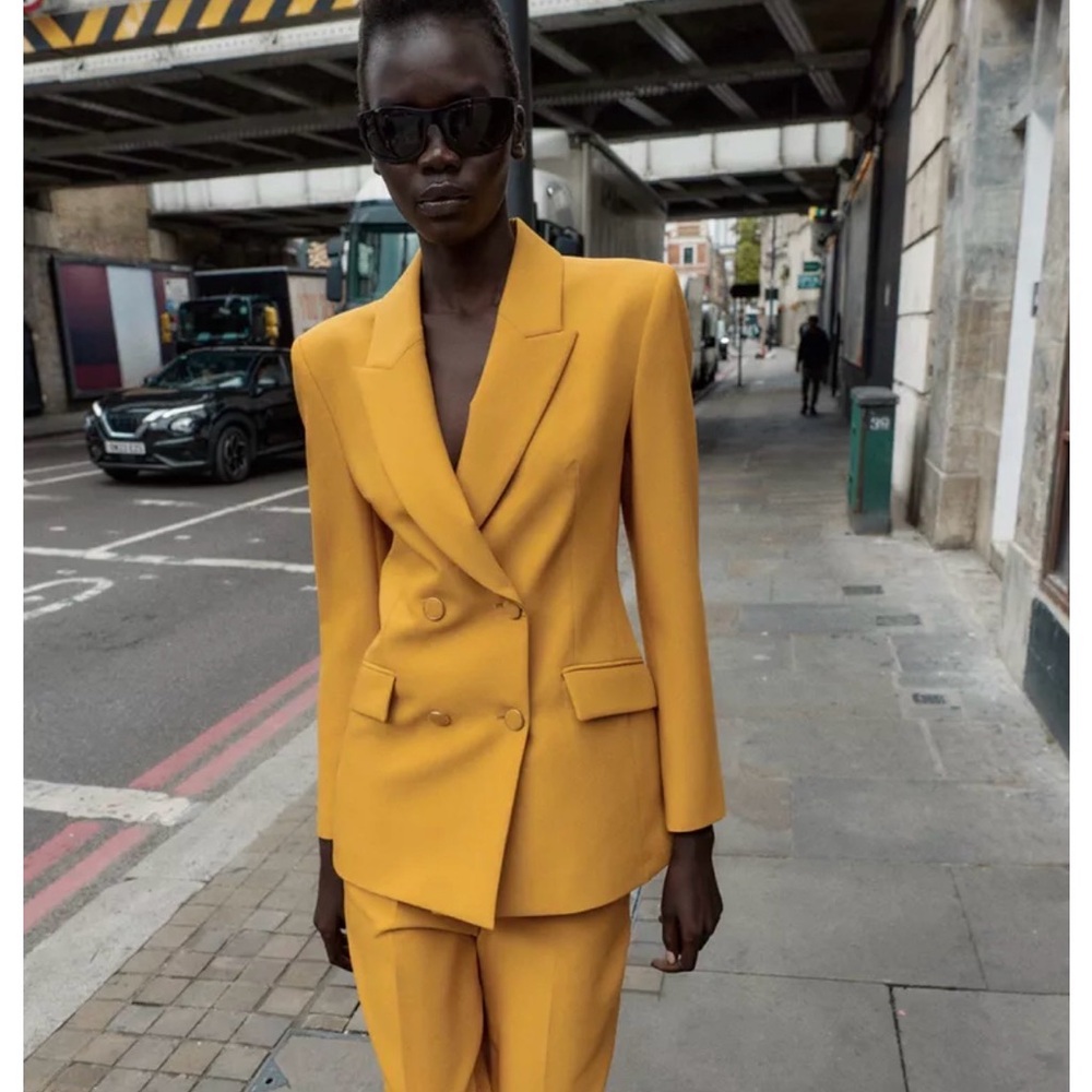 SET DOUBLE BREASTED BLAZER WITH SHOULDER PADS AND PANTS. - Picture 5 of 11